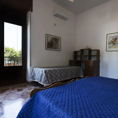 Trilocale Vicinissimo Al Mare - Cod 108 *